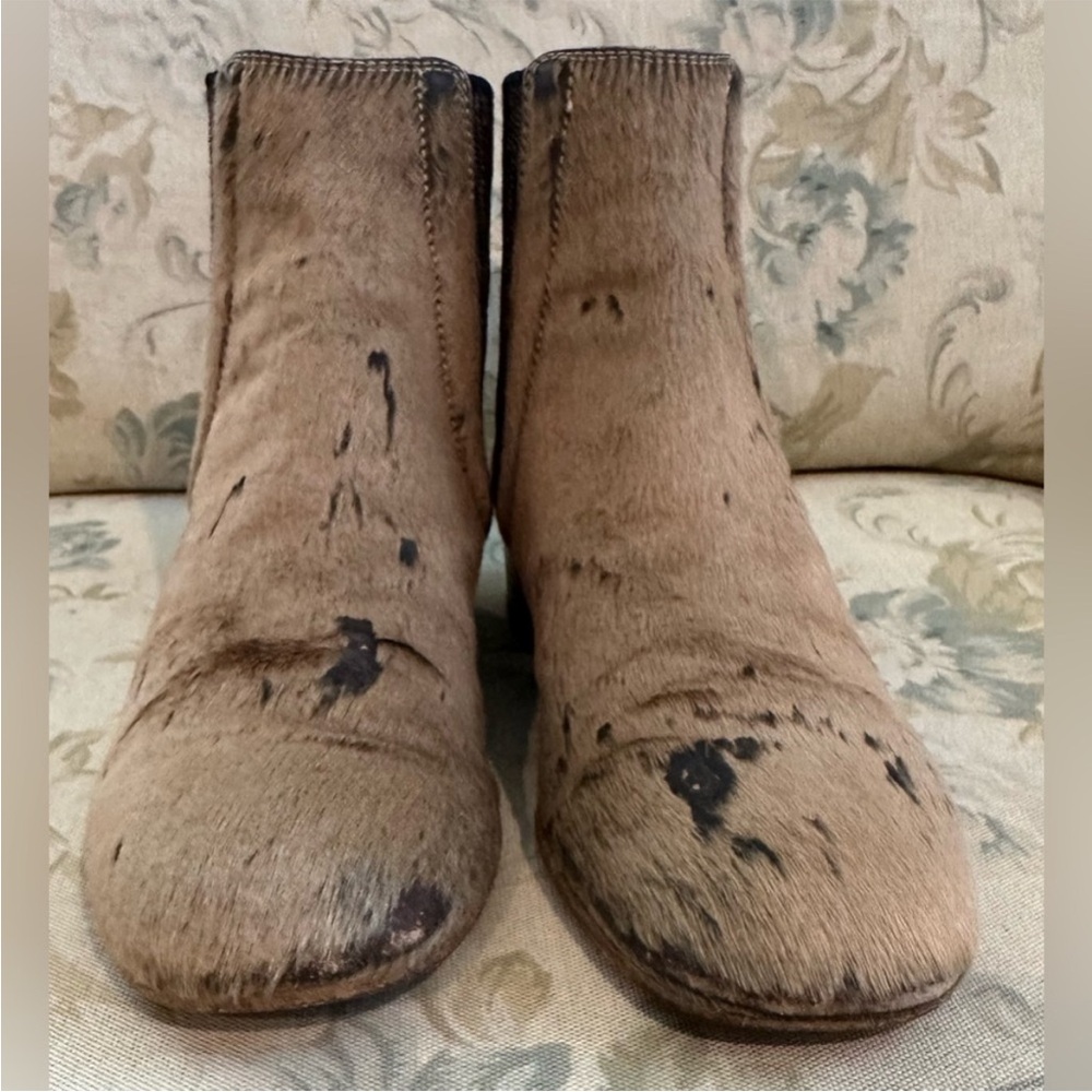 Authentic Chanel Pony hair boots pre-loved EU 38.5 or 7.5 US pre-loved